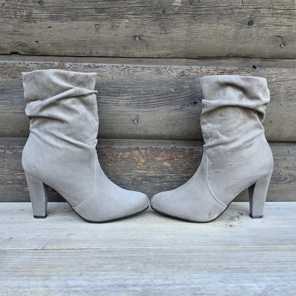 Express NEW Y2K Feminine City Chic Slouchy Block Heel Bootie 9M